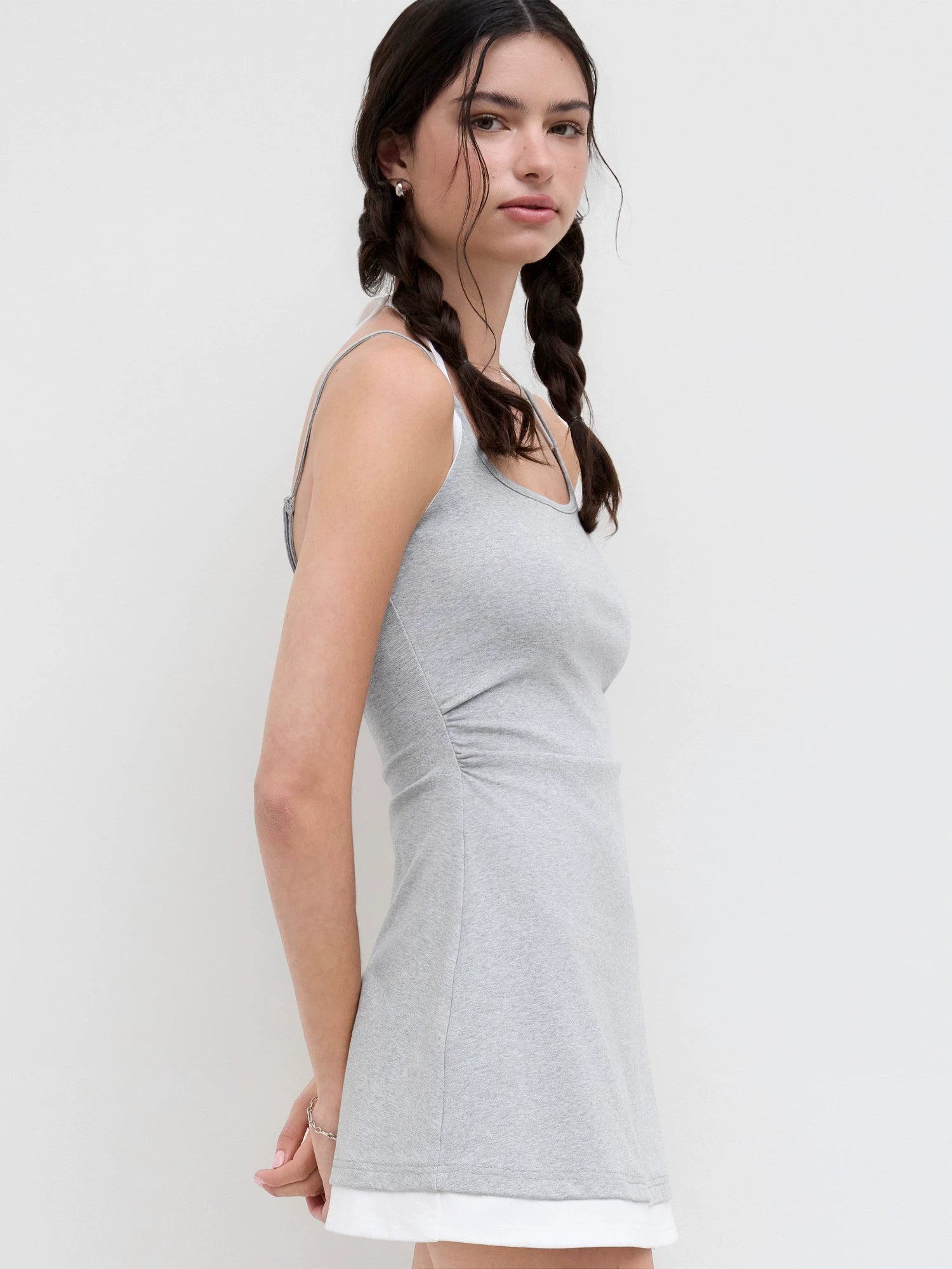 cotton-blend halterneck two-tone pleated cropped dress