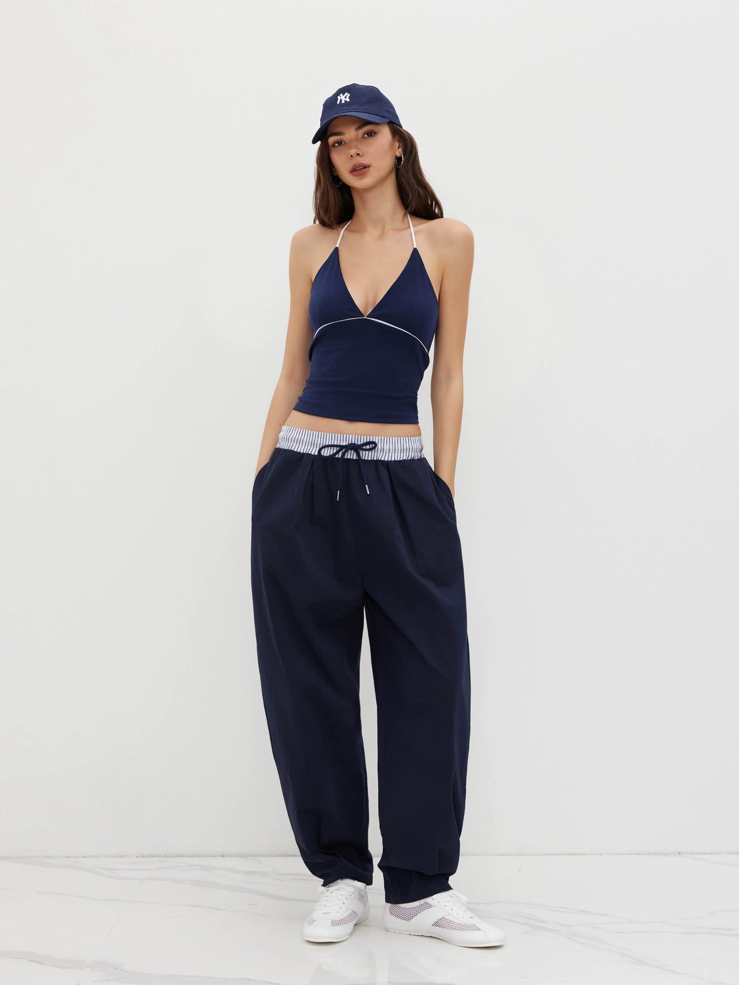 cotton-blend halterneck contrast-trimmed suspender top